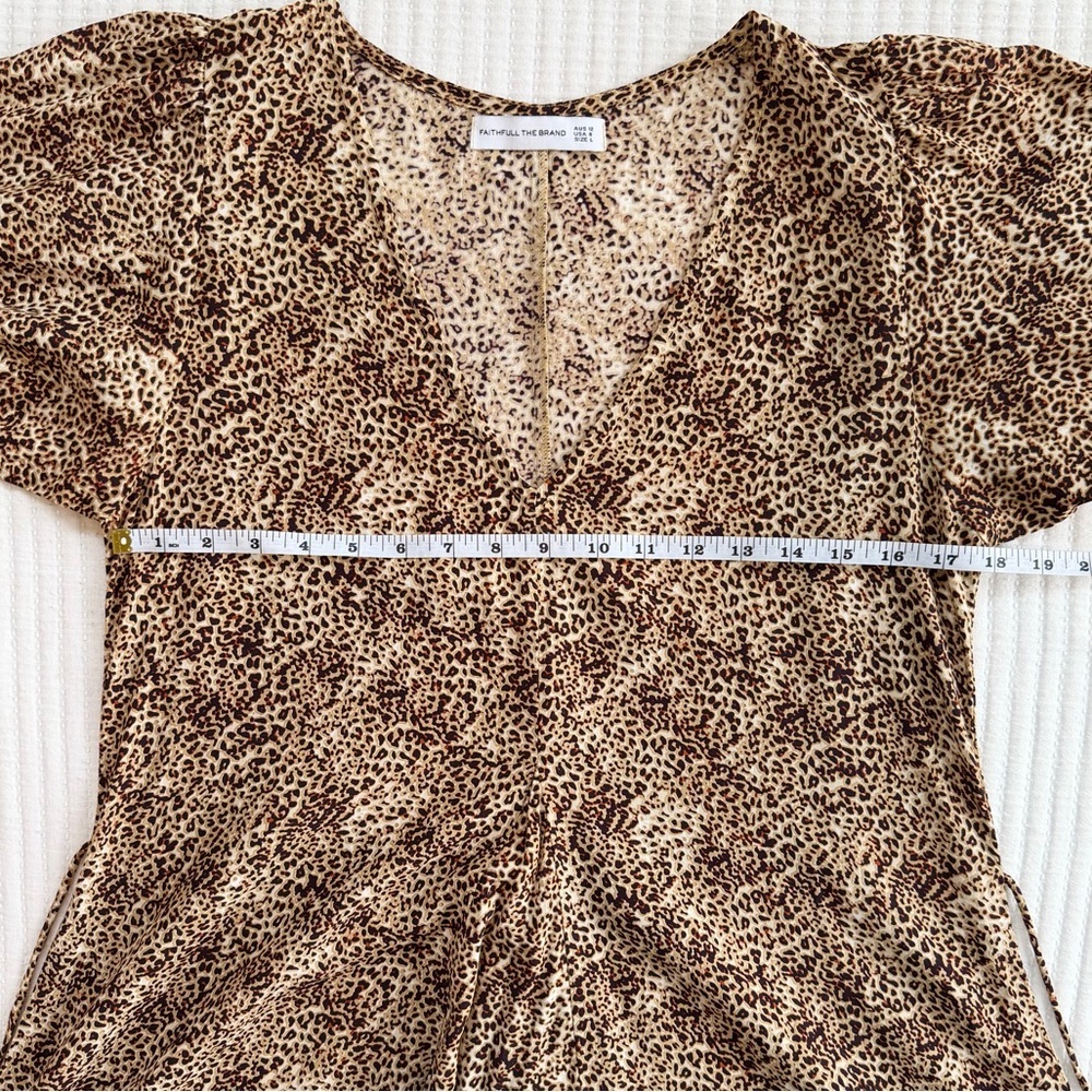 Faithfull the Brand Maggie Midi Dress in the Charlie Leopard Print - Picture 9 of 10